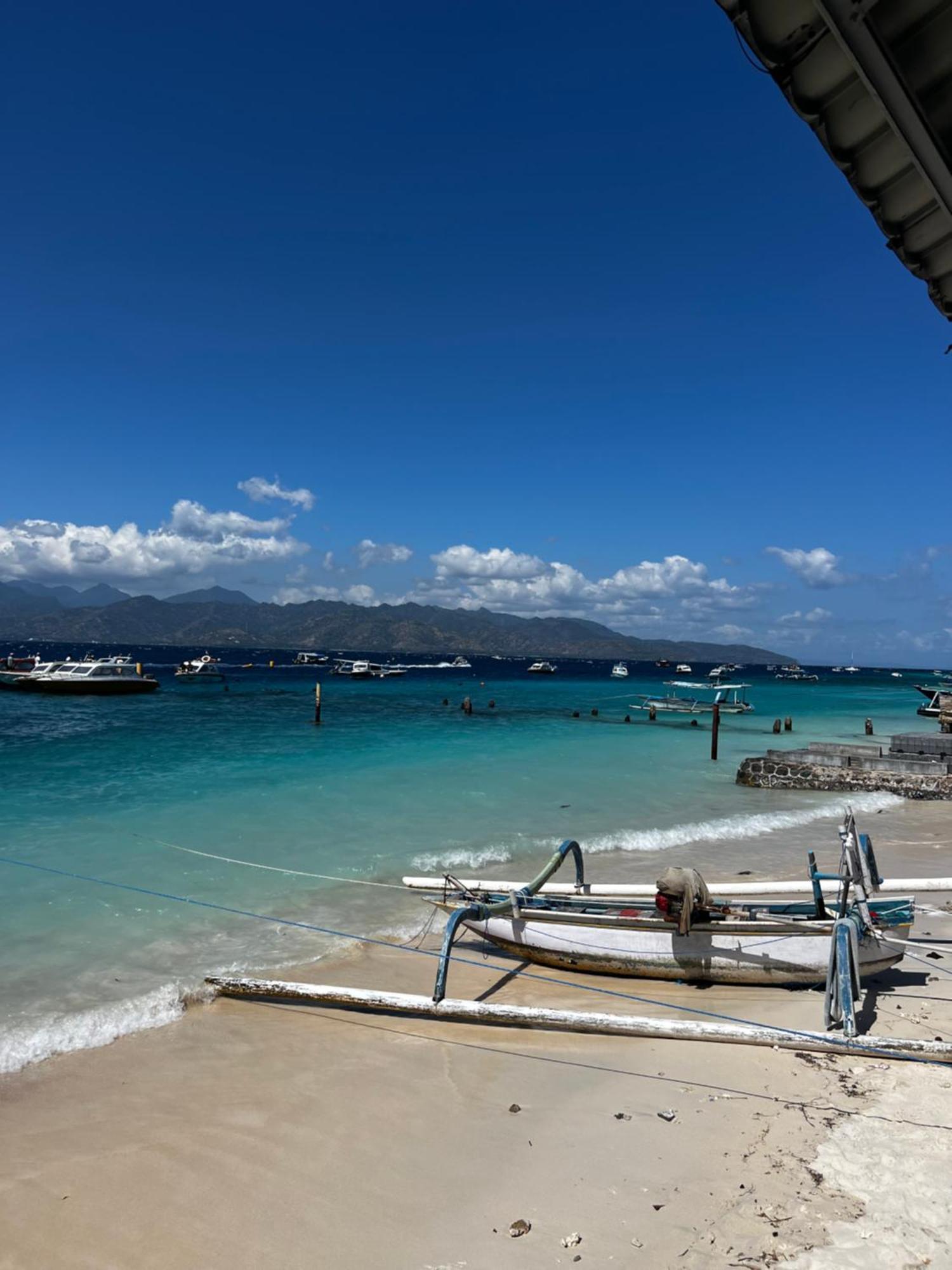 Tropica Gili Total Body Fit - Free Access Gym And Coworking Space Gili Trawangan Eksteriør bilde