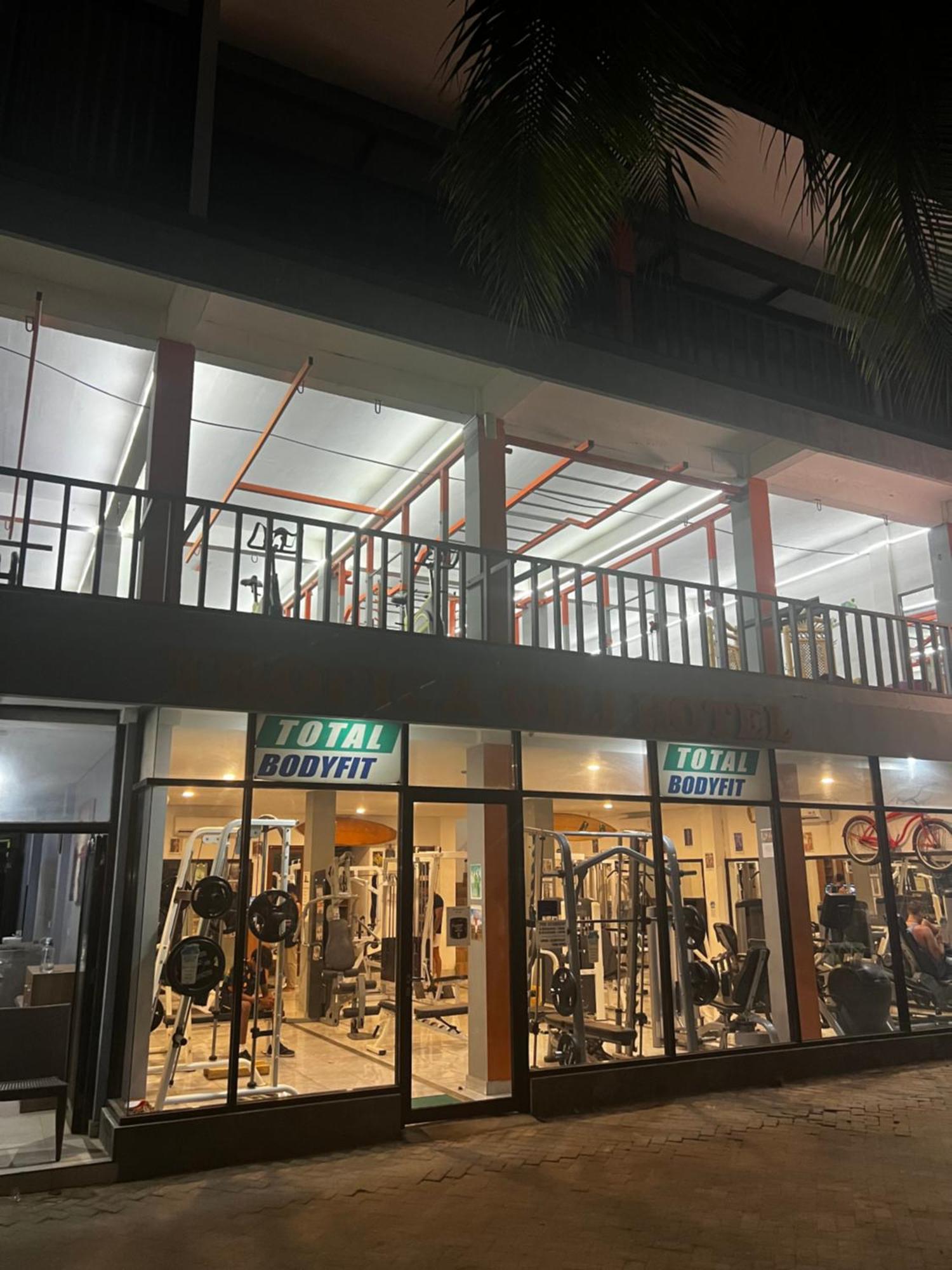 Tropica Gili Total Body Fit - Free Access Gym And Coworking Space Gili Trawangan Eksteriør bilde