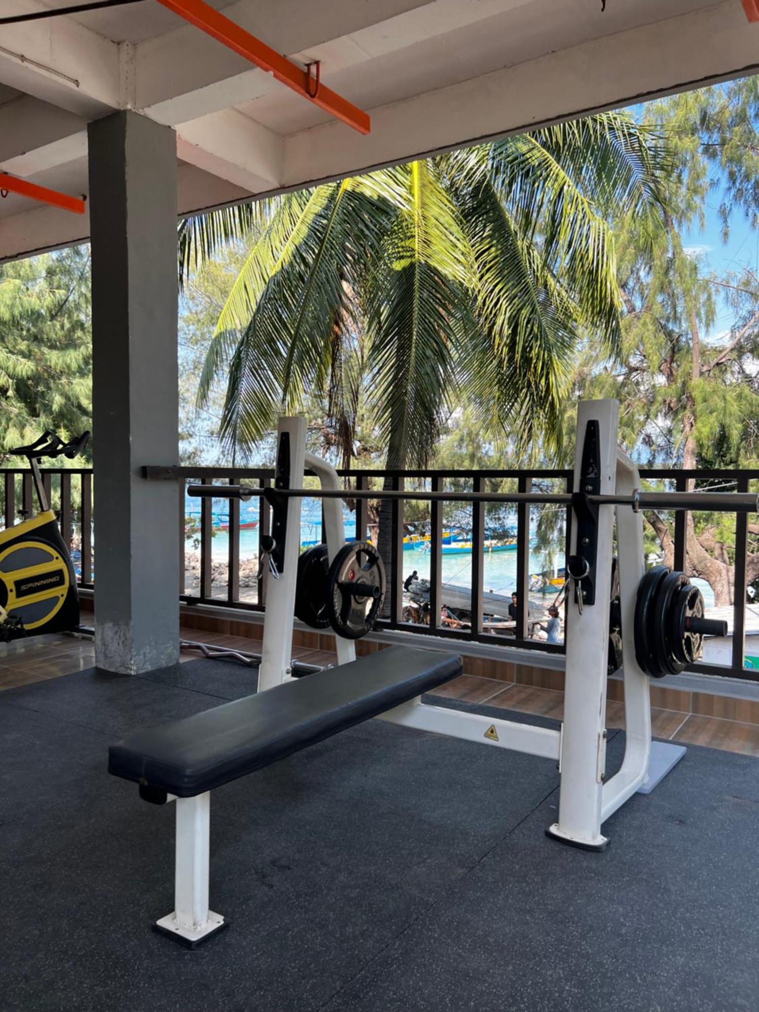 Tropica Gili Total Body Fit - Free Access Gym And Coworking Space Gili Trawangan Eksteriør bilde