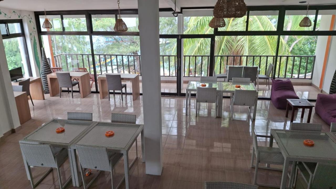 Tropica Gili Total Body Fit - Free Access Gym And Coworking Space Gili Trawangan Eksteriør bilde