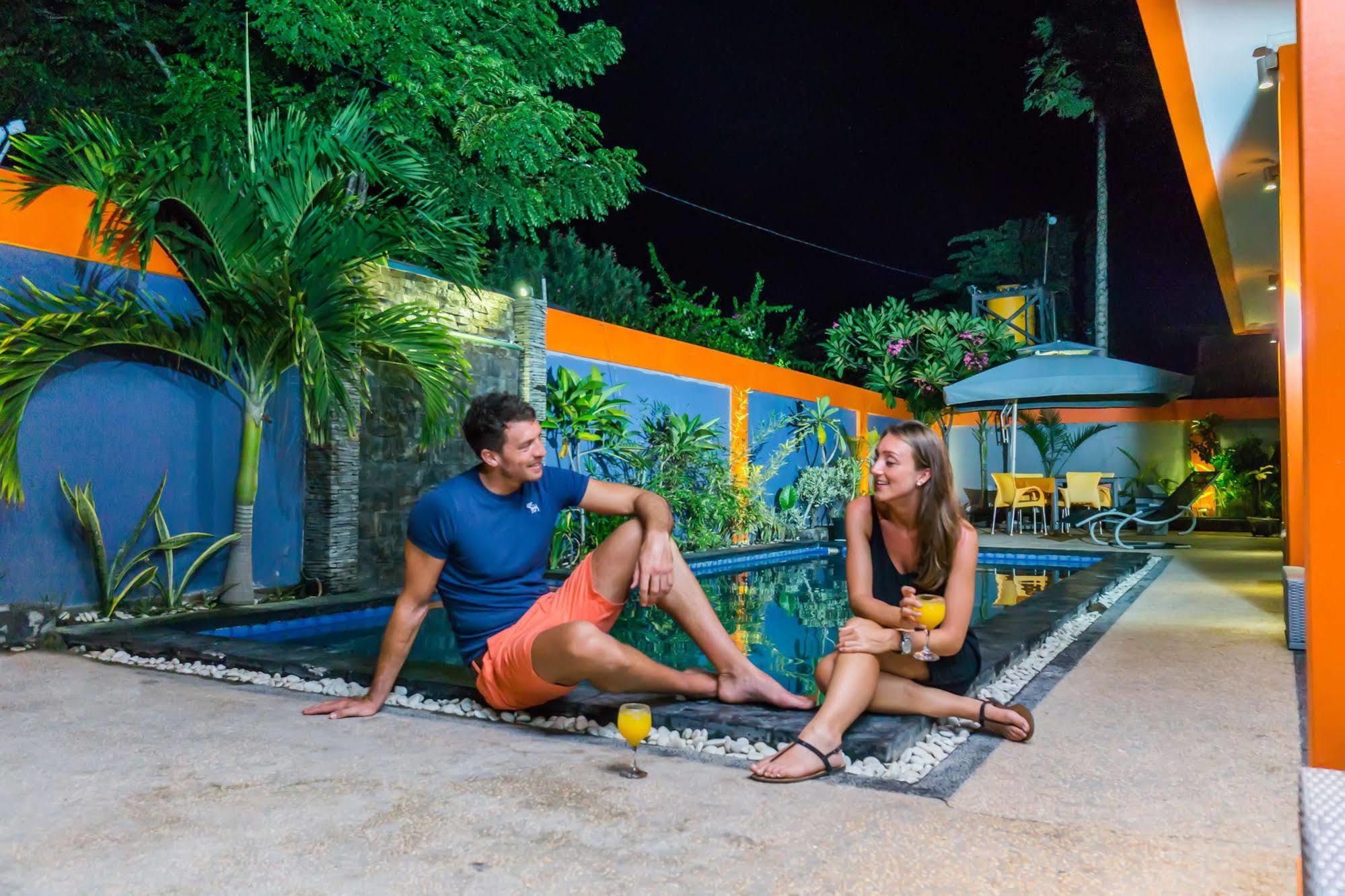 Tropica Gili Total Body Fit - Free Access Gym And Coworking Space Gili Trawangan Eksteriør bilde